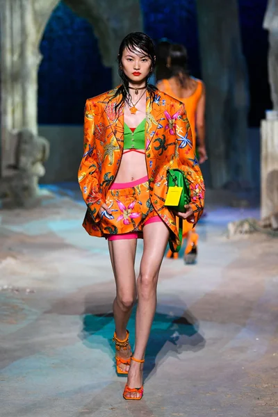 Look 39